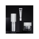 Shiseido Men Total Revitalizer Light Fluid Lichid facial revitalizant pentru bărbați